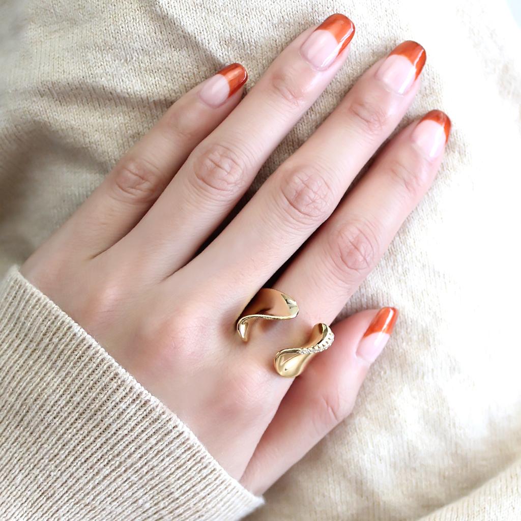 3W1475 - Gold Brass Ring with AAA Grade CZ in Clear