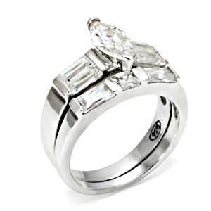 40911 - High-Polished 925 Sterling Silver Ring with AAA Grade CZ in Clear