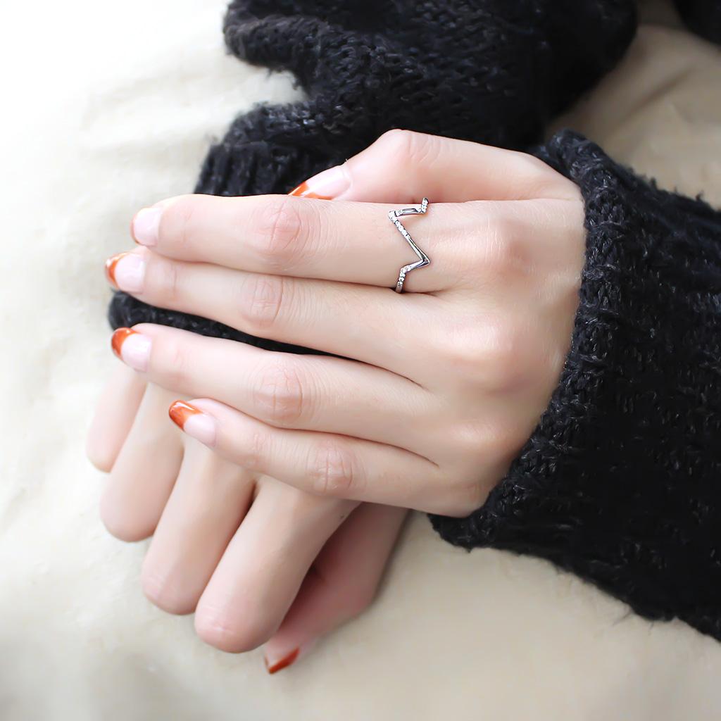DA107 - High polished (no plating) Stainless Steel Ring with AAA Grade CZ in Clear