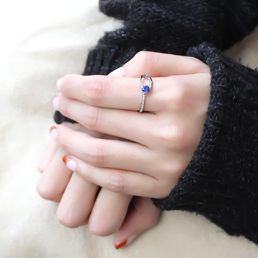 DA121 - High polished (no plating) Stainless Steel Ring with AAA Grade CZ in London Blue