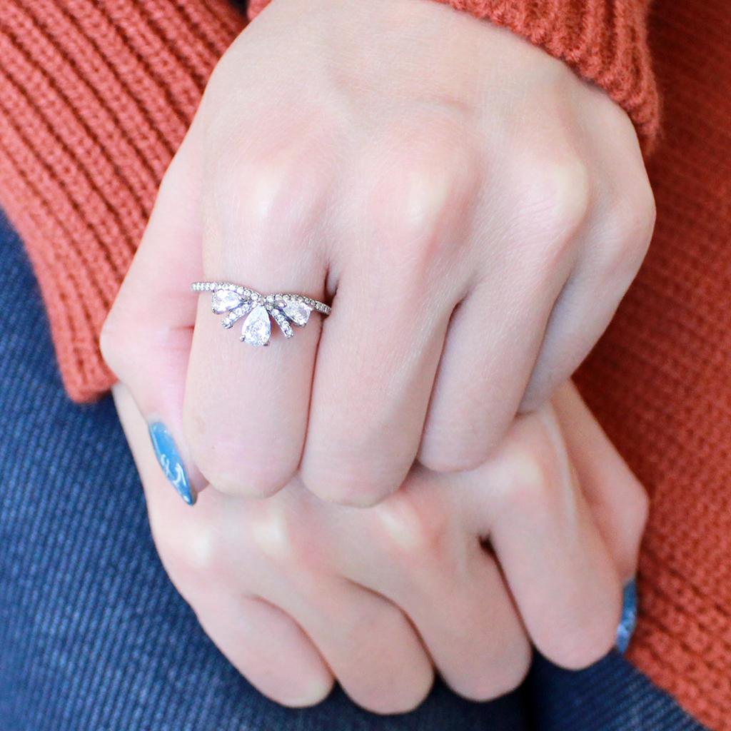 DA140 - High polished (no plating) Stainless Steel Ring with AAA Grade CZ in Clear