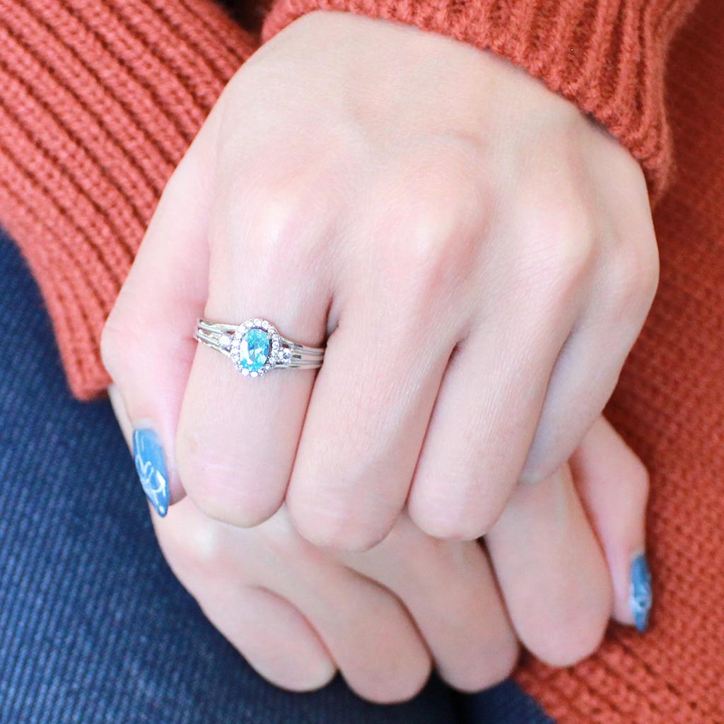 DA166 - High polished (no plating) Stainless Steel Ring with AAA Grade CZ in Sea Blue