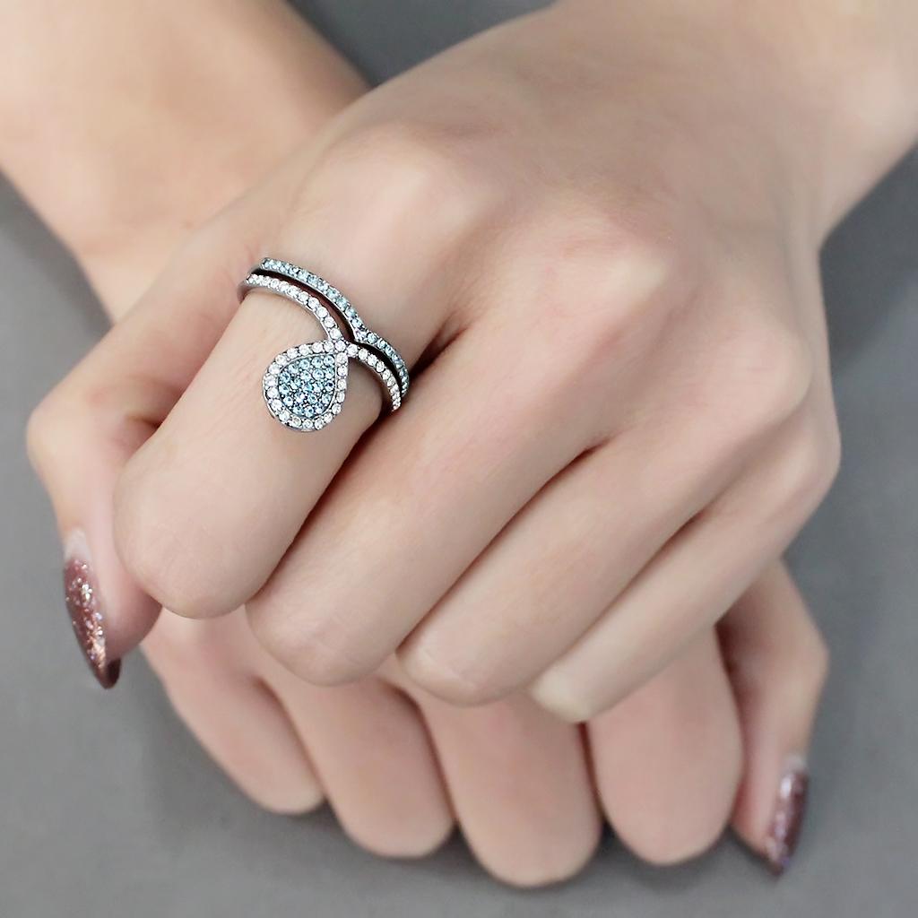 DA268 - High polished (no plating) Stainless Steel Ring with AAA Grade CZ in Sea Blue