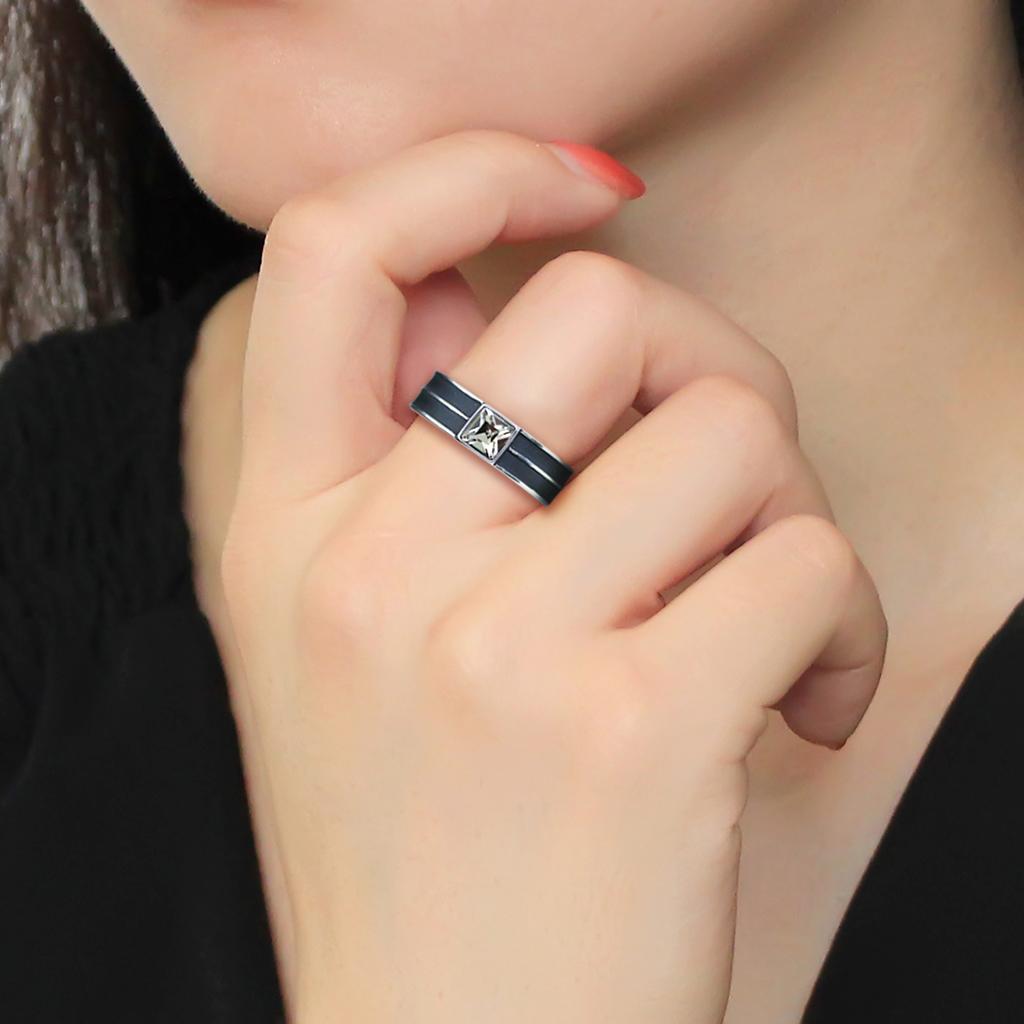 TK3292 - High polished (no plating) Stainless Steel Ring with Top Grade Crystal in Black Diamond